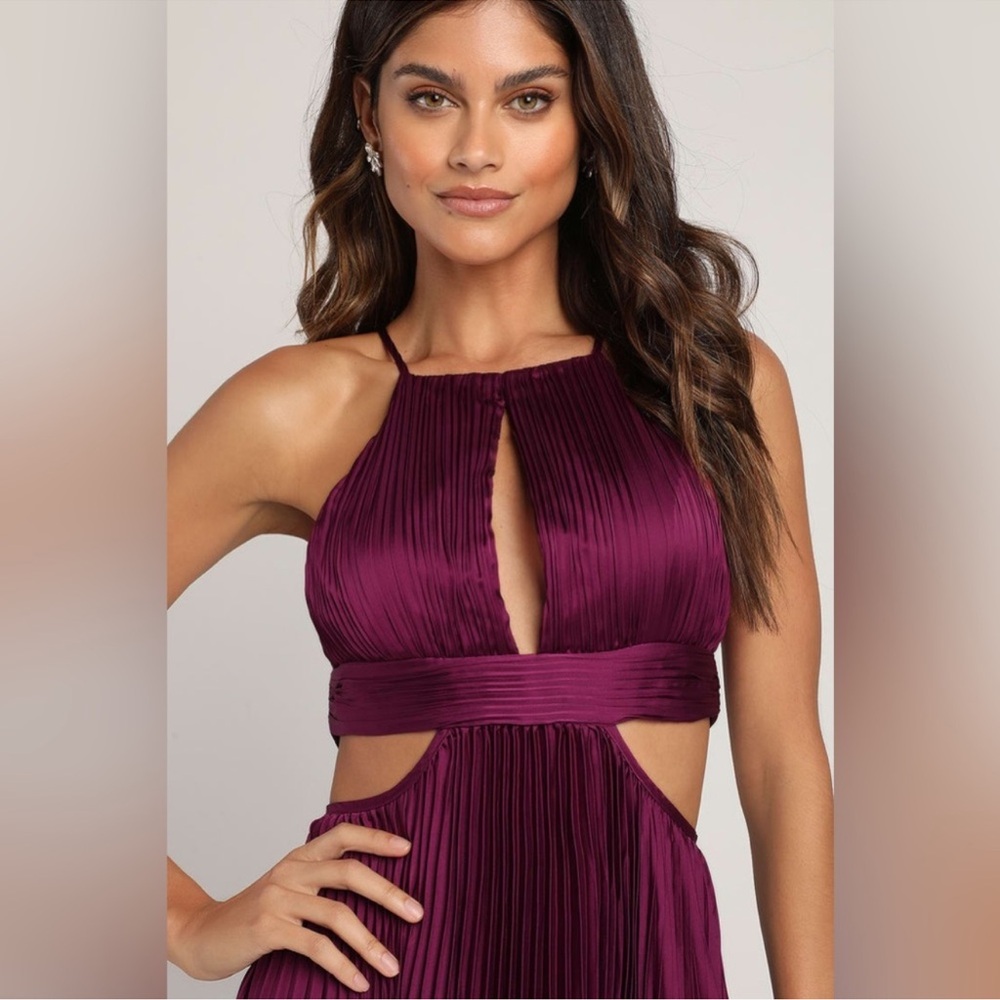 Minuet Plum satin pleated halter maxi dress size L 
( Maternity Optional ) - Picture 4 of 10